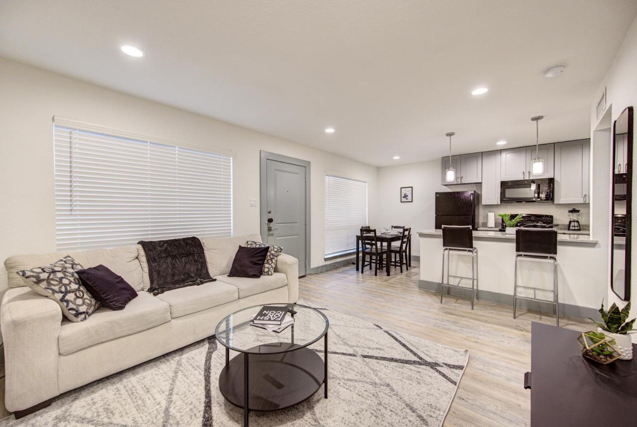 Trendy Midtown Apt, Walk To Shops & Sites, Pets Ok Houston Exteriör bild