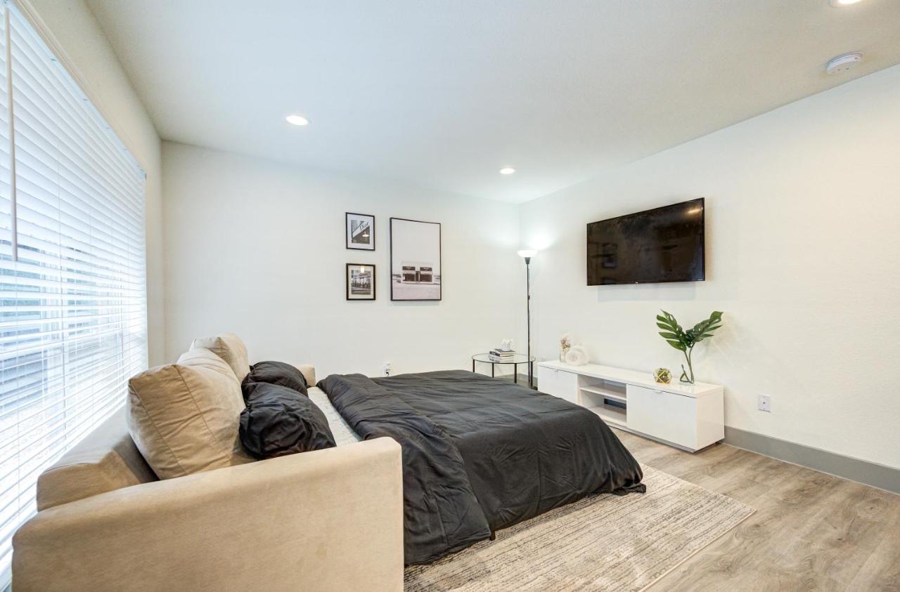 Trendy Midtown Apt, Walk To Shops & Sites, Pets Ok Houston Exteriör bild