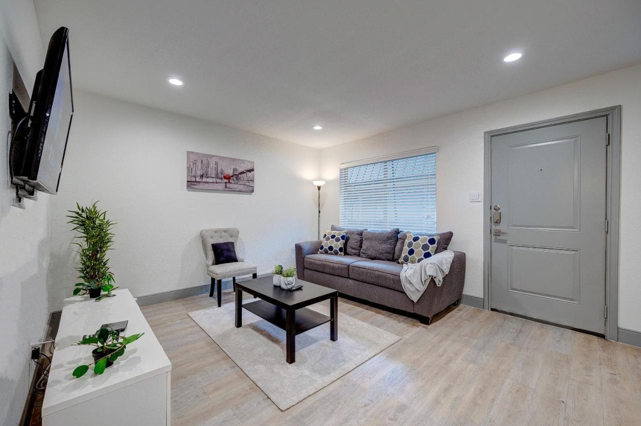 Trendy Midtown Apt, Walk To Shops & Sites, Pets Ok Houston Exteriör bild