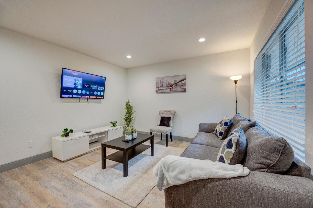 Trendy Midtown Apt, Walk To Shops & Sites, Pets Ok Houston Exteriör bild
