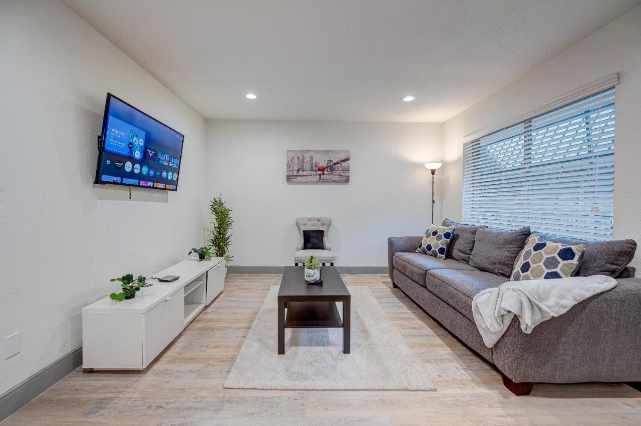 Trendy Midtown Apt, Walk To Shops & Sites, Pets Ok Houston Exteriör bild